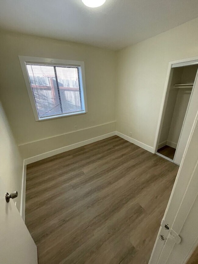 Building Photo - 1946 E 20th St