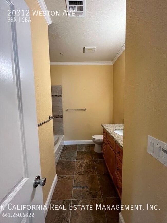 Building Photo - 20312 Weston Ave