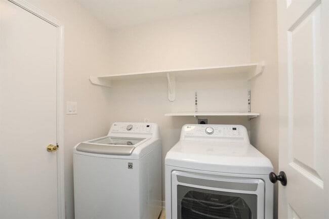 Building Photo - 25215 Aughton Dr
