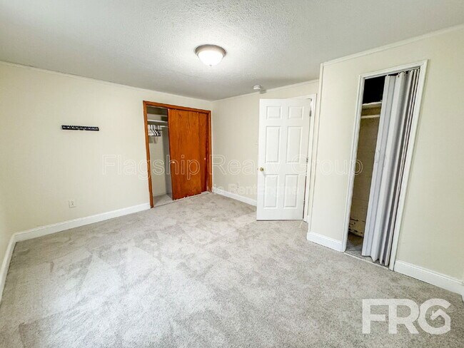 Building Photo - 914 Seaboard St