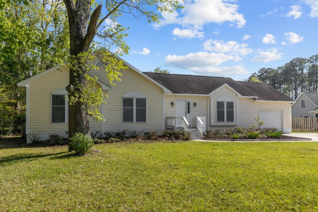 Building Photo - 736 Comet Dr