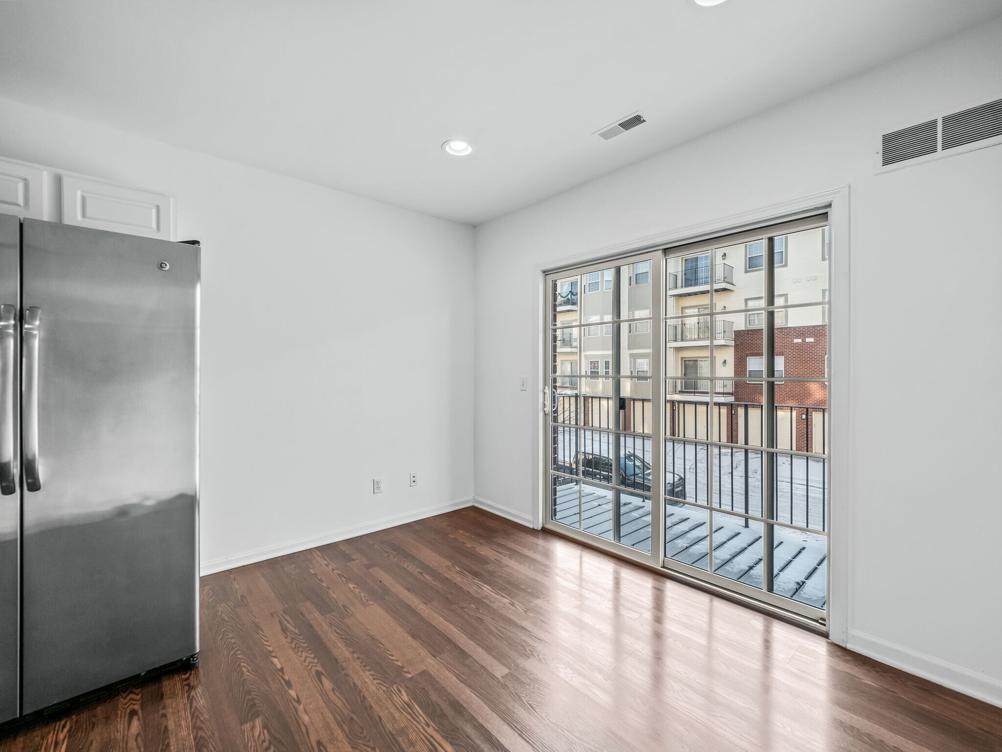 Building Photo - 3094 Camden Dr