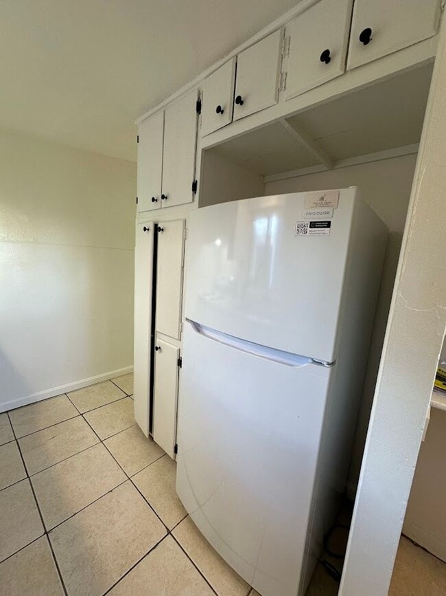 Building Photo - Charming One Bedroom in the Heart of Red Bluff! Pet Friendly!