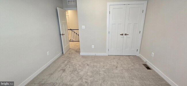 Building Photo - 2542 -A Verona Pl