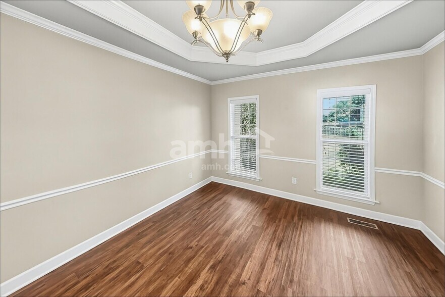 Building Photo - 5000 Idaho Dr