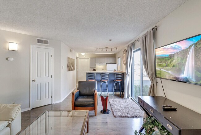 Building Photo - 6380 S Boston St