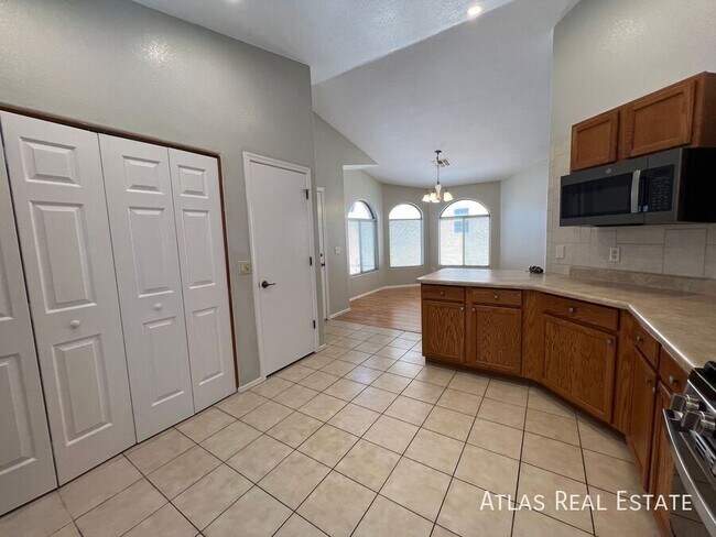 Building Photo - 6510 E Garden Stone Dr