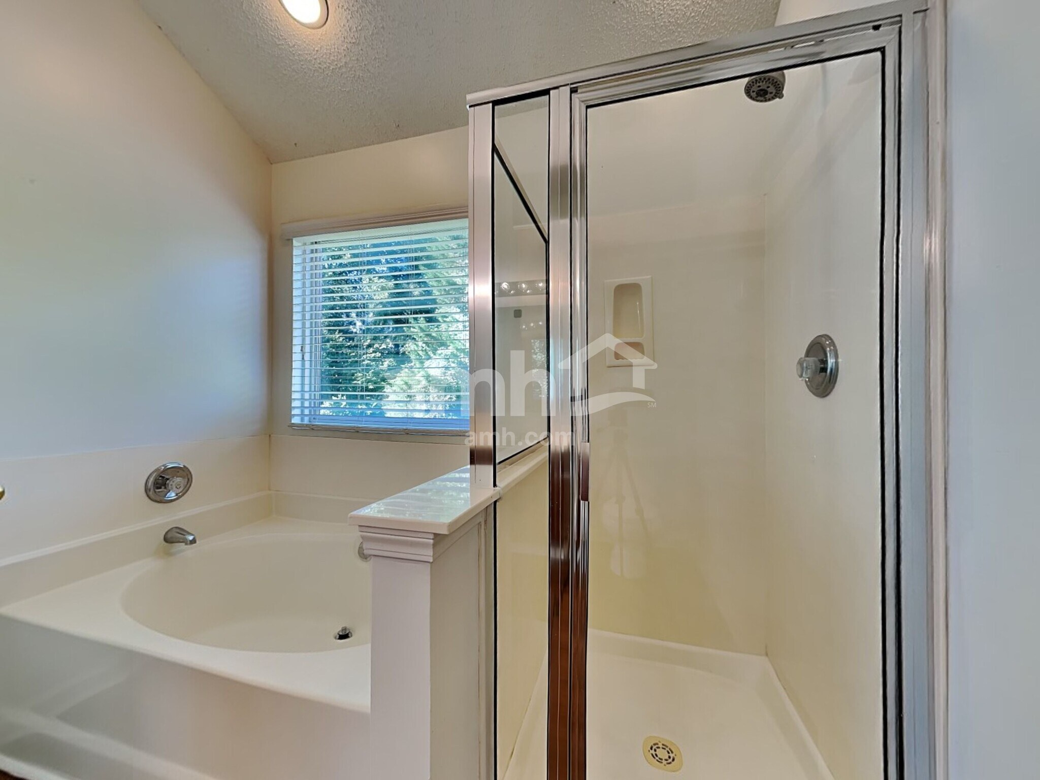 Building Photo - 3814 Sipes Ln