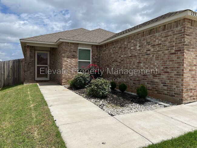 Building Photo - 1357 Dustin Dr