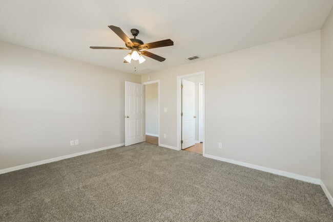 Building Photo - 11838 Foxglove Dr