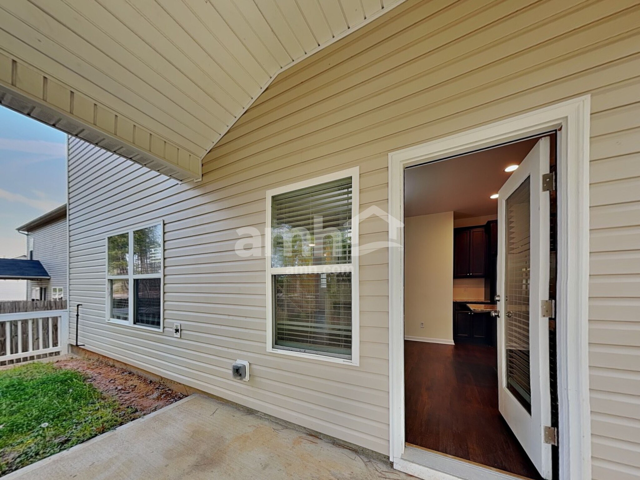 Building Photo - 301 Boulder Run