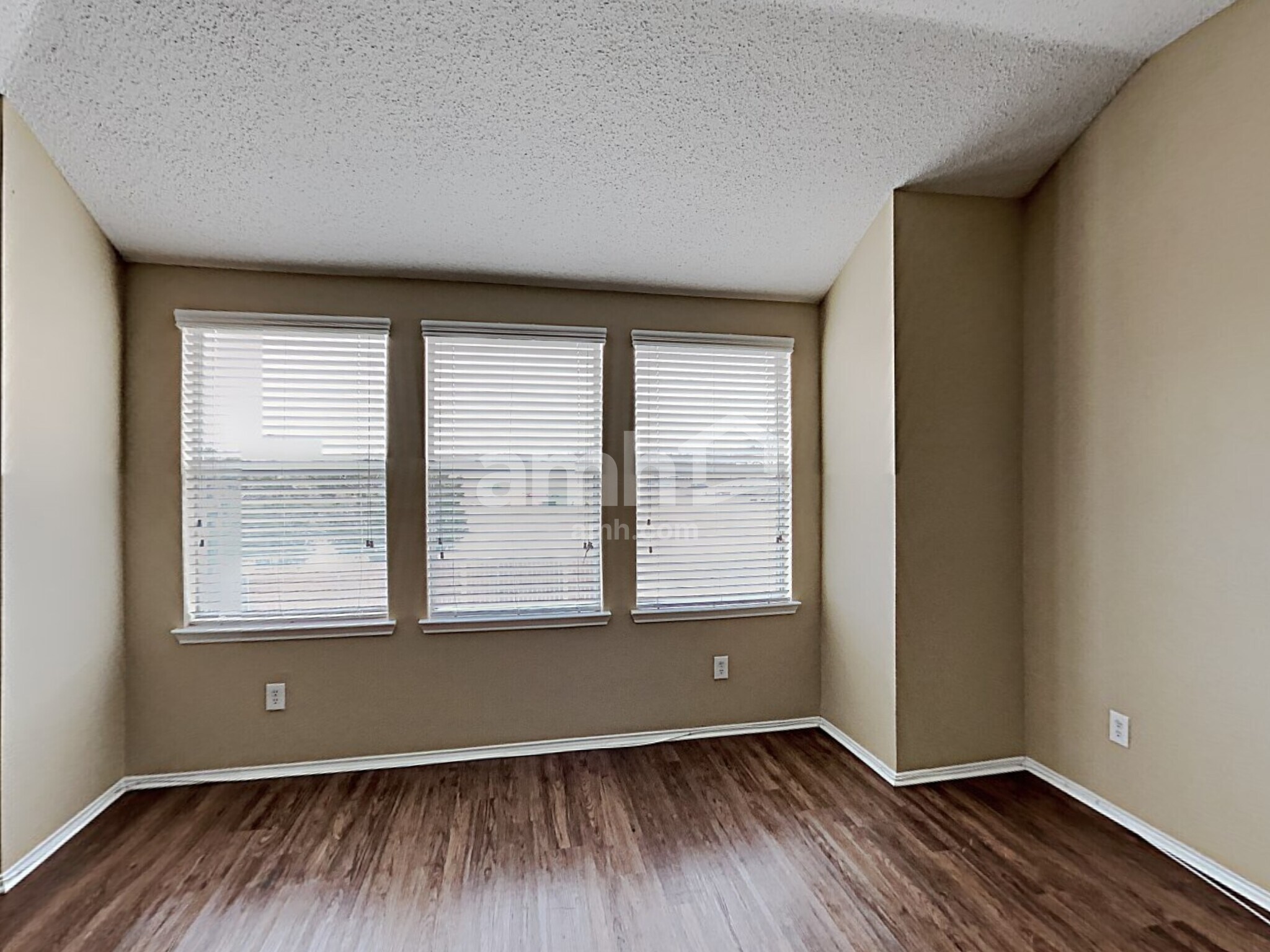 Building Photo - 1409 Prairie Dr