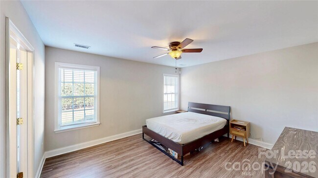 Building Photo - 447 Fawnbrook Ln