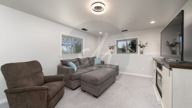 Building Photo - Remodeled Gem in Briargate