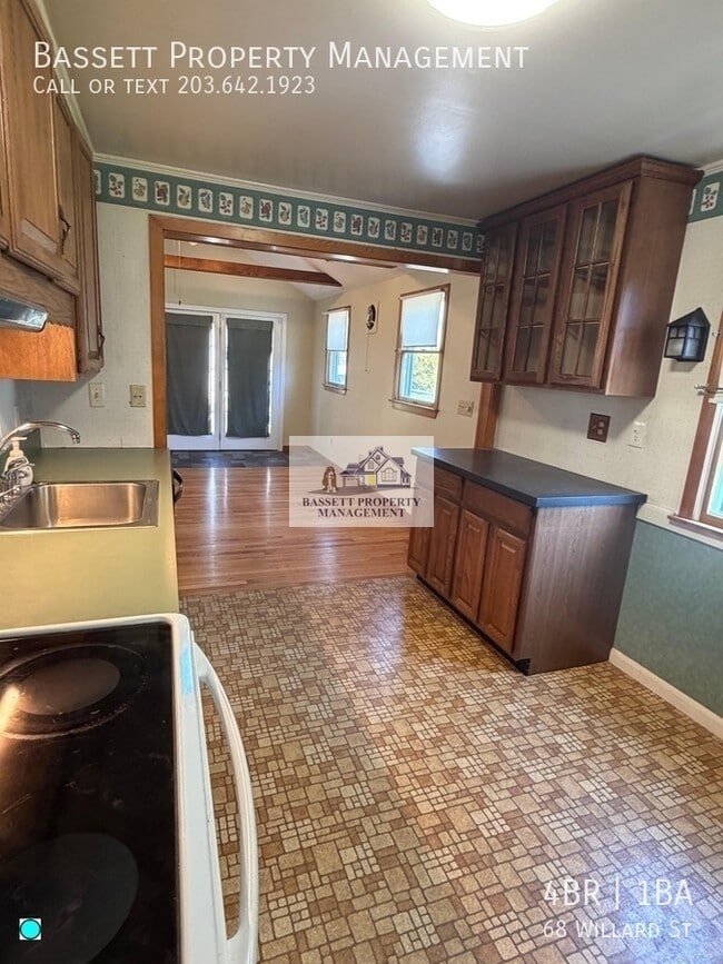 Building Photo - 68 Willard St