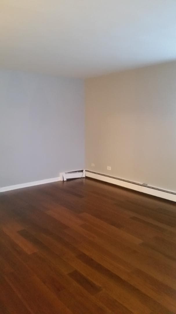 Building Photo - 2405 W Balmoral Ave