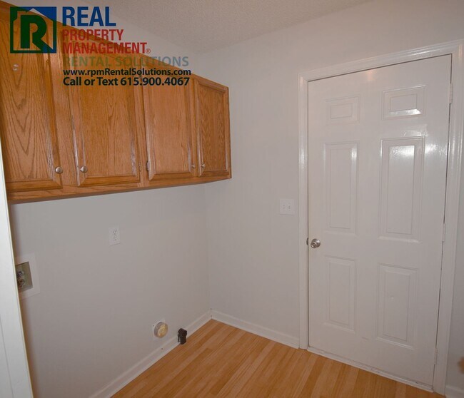 Building Photo - 3BR/2BA south Mboro 2-car garage, fenced backyard with brand new patio!
