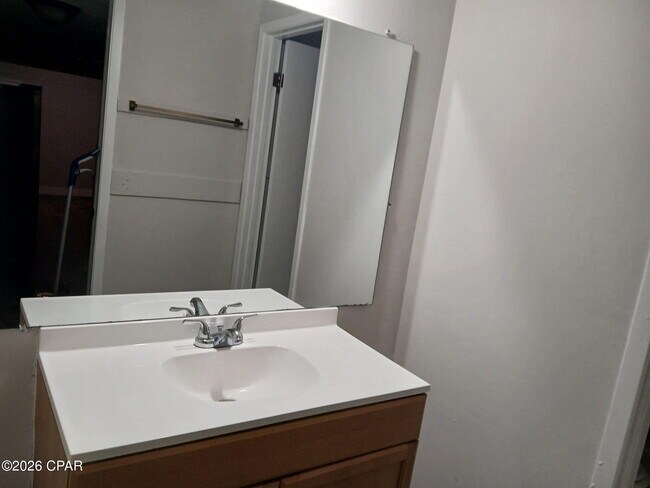 Building Photo - 1825 Watkins Ave