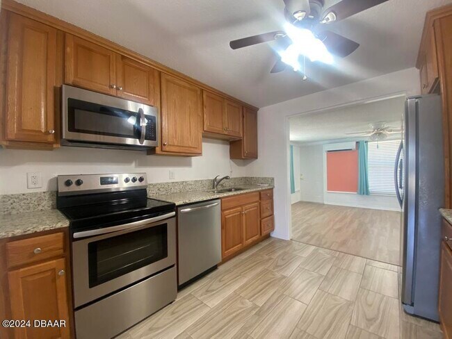 Building Photo - 19 Rivershore Dr