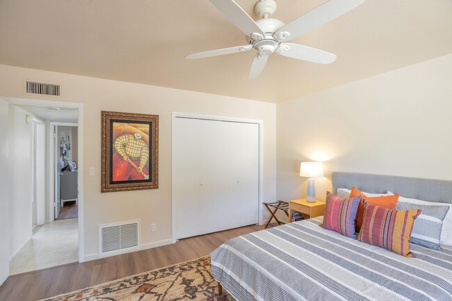 Building Photo - 7441 E Century Dr