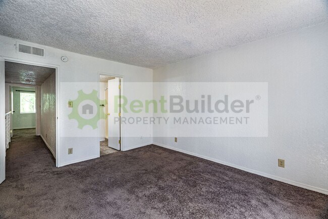 Building Photo - 6041 Sequoia Rd NW