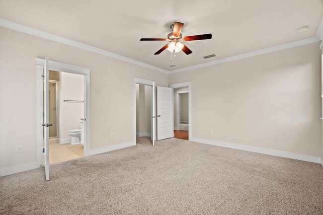 Building Photo - 99 Grande Pointe Cir