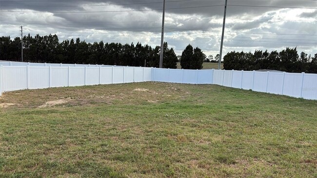 Building Photo - 833 Colville Dr