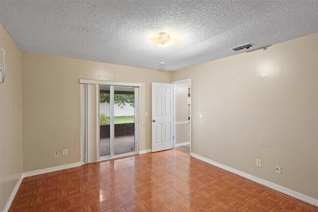 Building Photo - 418 Declaration Dr