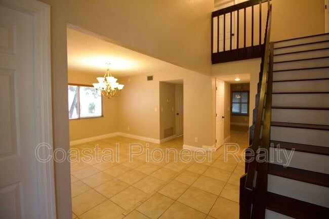 Building Photo - 1817 Laurence Ct