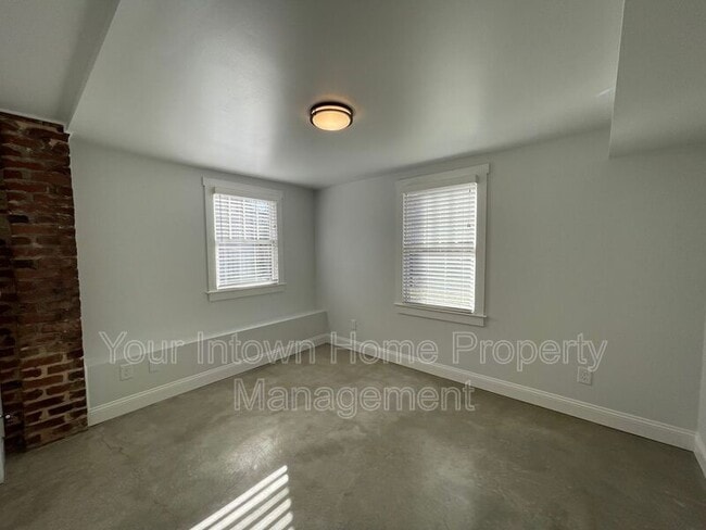 Building Photo - 228 Mayson Ave NE