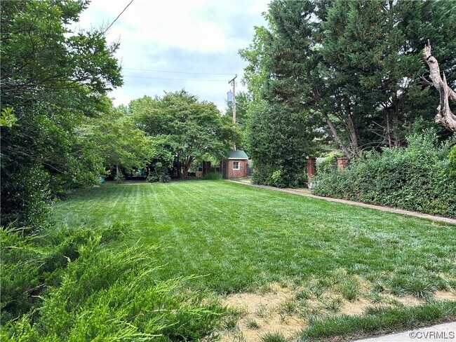 Building Photo - 4001 Stuart Ave