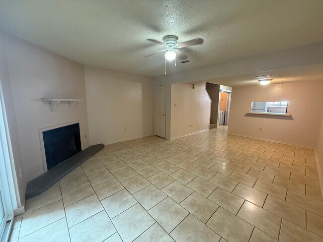 Building Photo - 8911-8921 GSRI Ave