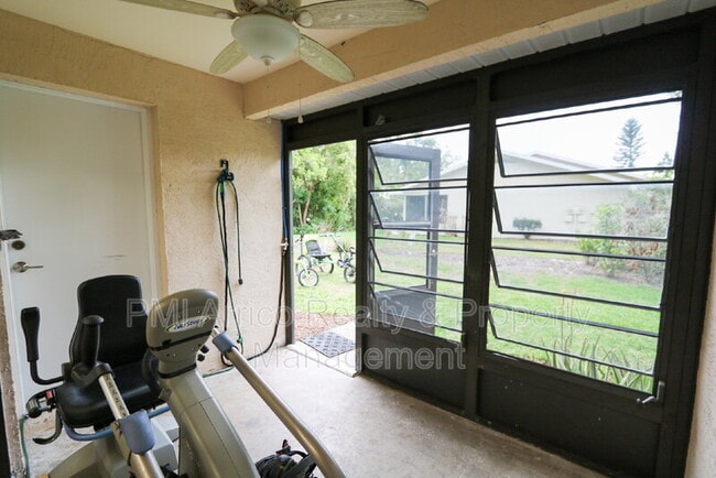 Building Photo - 323 Knottwood Ct