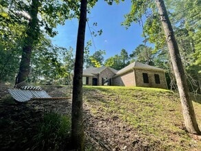 Building Photo - 4 bed 2.5 bath home in Ridgeland!