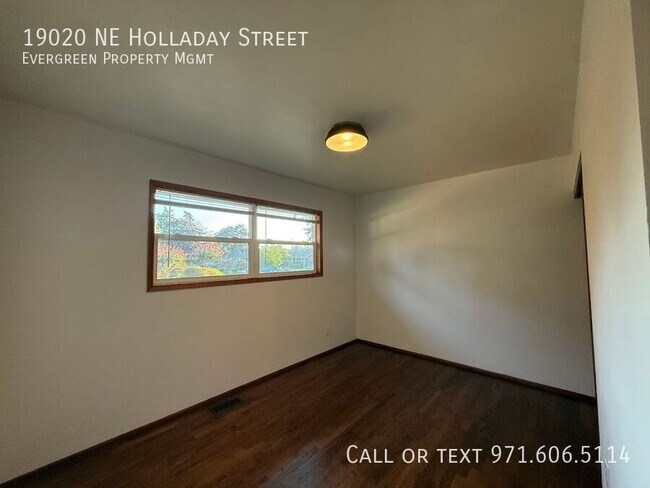 Building Photo - 19020 NE Holladay St