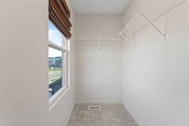 Building Photo - Luxury Townhome, Fishers Schools, Minutes from Shopping, Restaurants, and City Parks!