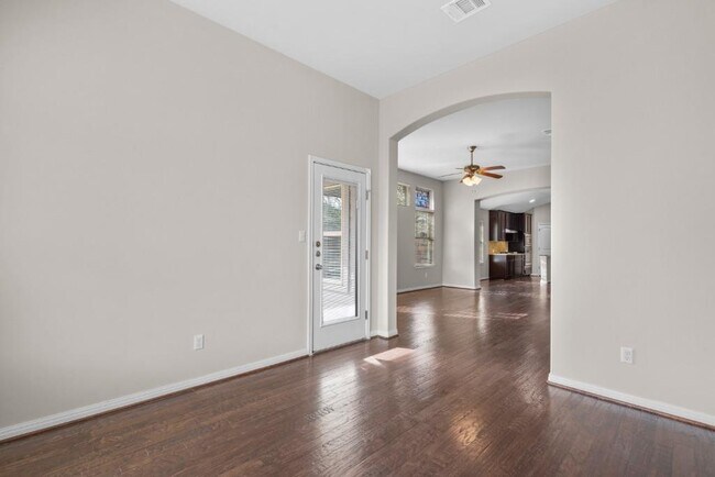 Building Photo - 2923 Bluffstone Dr