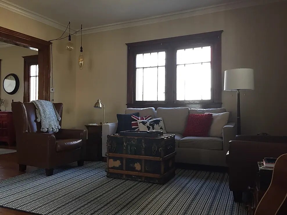 Building Photo - 321 Charles Avenue Southeast