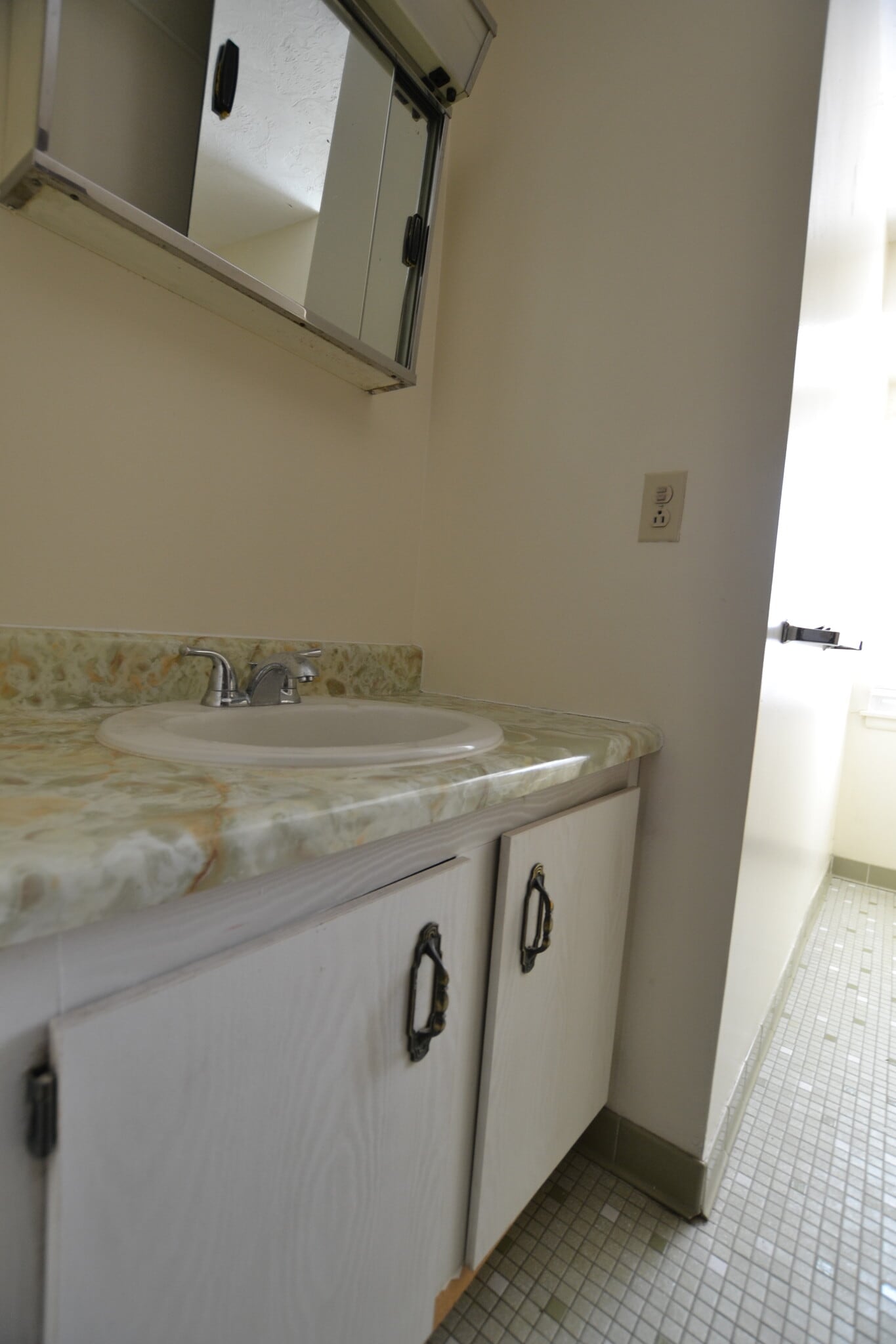 Building Photo - 2 General Greene Ave