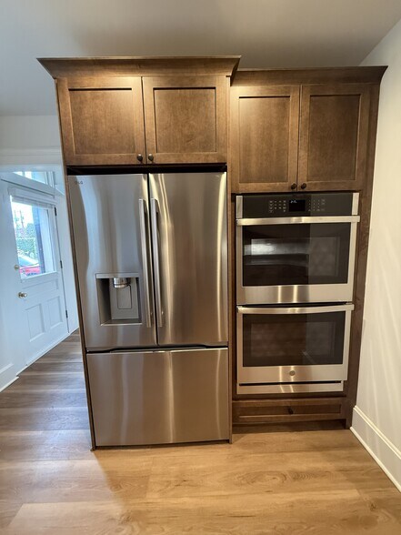 Building Photo - 678 Mohawk St