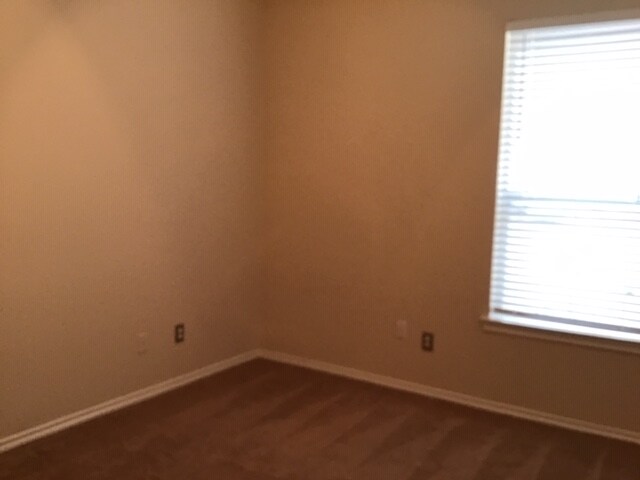 Building Photo - 8723 Rollick Dr