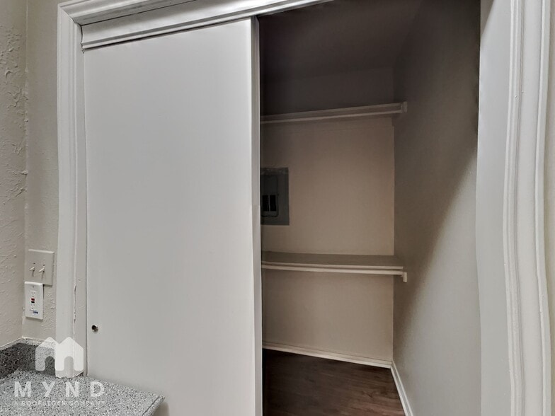 Building Photo - 11825 Garden Terrace Dr