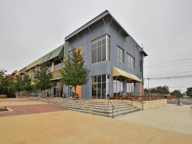 Building Photo - 912 Sugaree Ave