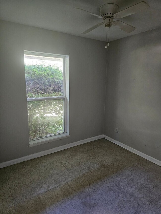 Building Photo - 4 Sided Brick 3 BR Home