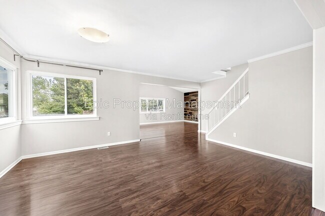 Building Photo - 2233 Brookhaven Rd