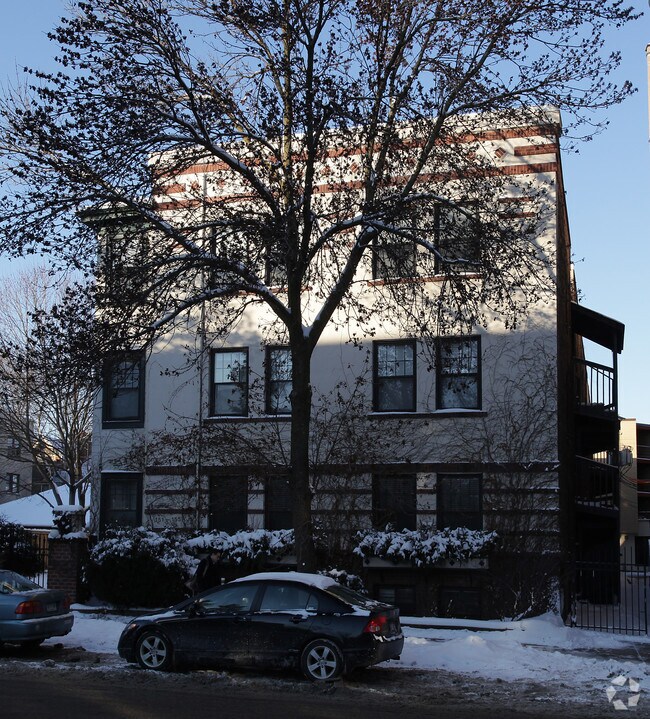 Building Photo - 151 Western Ave N