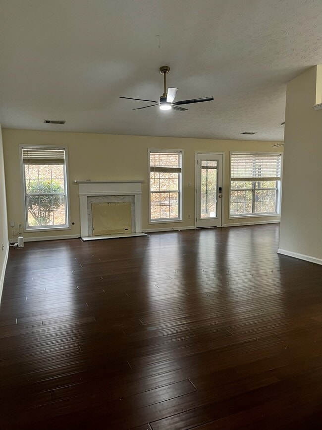 Building Photo - 2925 Dogwood Creek Pkwy NW