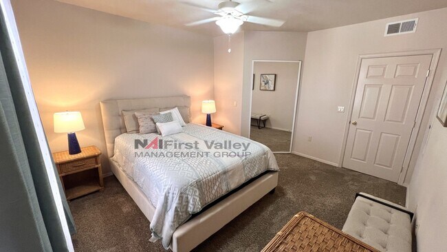 Building Photo - 1 Bedroom, 1 Bath Executive