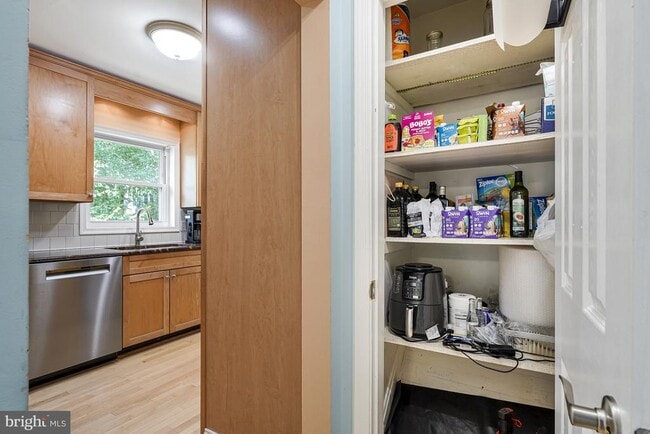 Building Photo - 6513 Old Dominion Dr