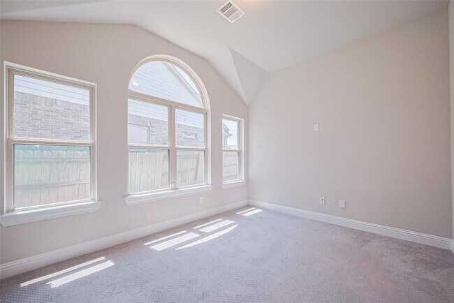 Building Photo - 6243 Garden Lakes Ln